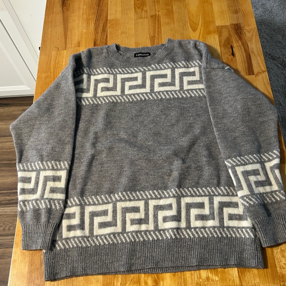 Elegant Women’s Cashmere Gray and White Geometric Crewneck Sweater